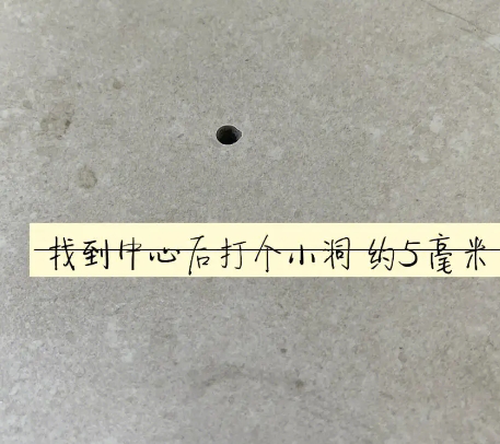 阜新瓷砖空鼓维修公司专业解答在瓷砖铺贴过程中，如果砂料搅拌不均匀，将会带来以下问题